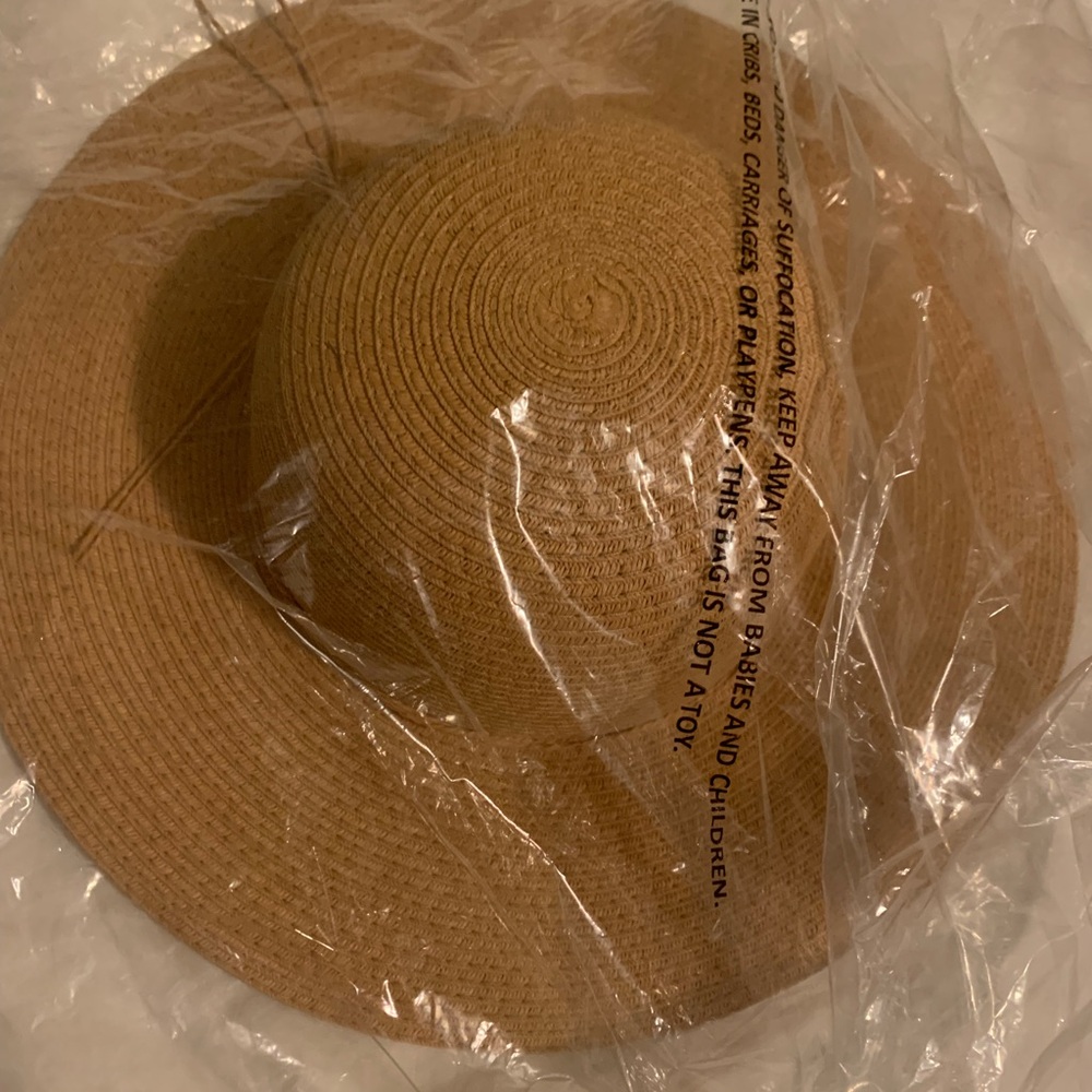 Beach/Sun Hat - Picture 4 of 9